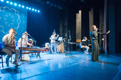 Members of Korean folklore music ensemble Coreyah perform at Al Hussein Cultural Centre in Ras Al Ain on Wednesday  evening (Photo by Amjad Ghsoun)